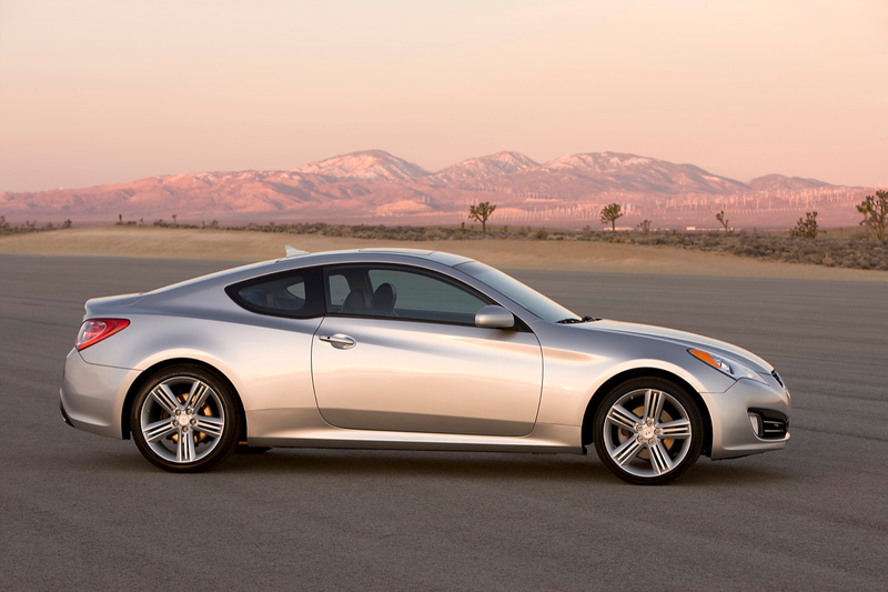 Illustration for article titled 2010 Hyundai Genesis Coupe Spied In Santa Monica